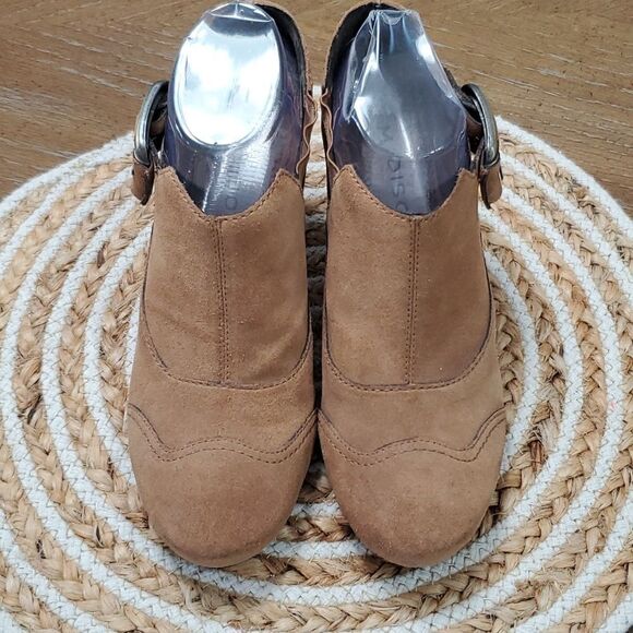 Madison, Women’s Leather, Billy Style Tan Ankle booties, size 8 - Picture 3 of 11